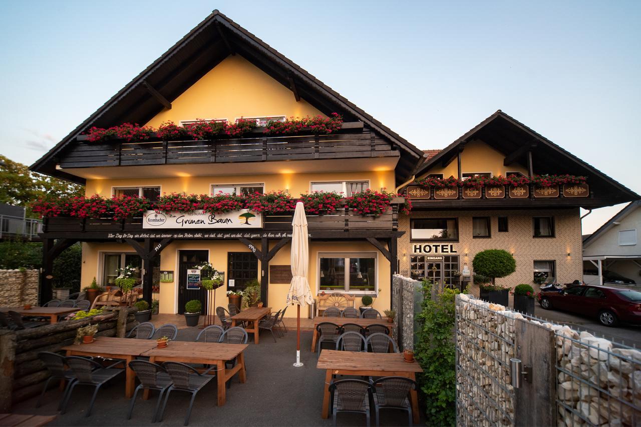 Hotel Garni Zum Grunen Baum Hövelhof Dış mekan fotoğraf